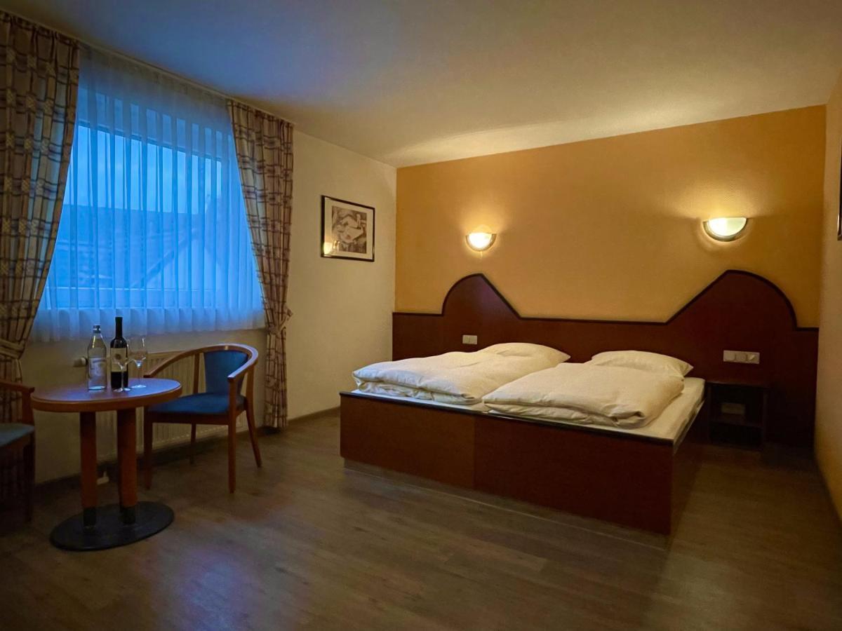 Hotel Haus Hubertus Elsdorf Exterior photo